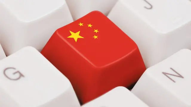 Teclado com símbolo da bandeira chinesa