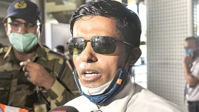 आईपीएस अधिकारी विनय तिवारी