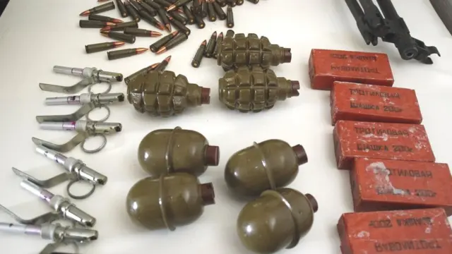 Гранаты и взрывчатка, изъятая СБУ в результате одной из спецопераций на Черниговской области