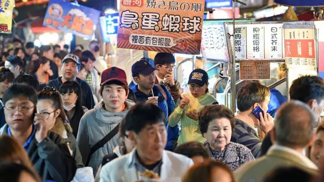 逛夜市是到台湾旅游的必备行程之一。