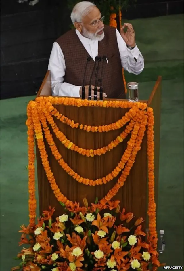 नरेंद्र मोदी