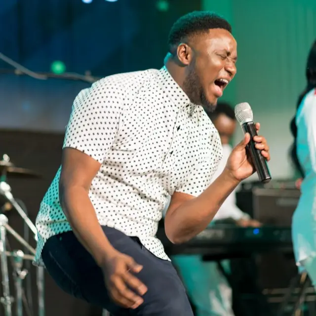 Mwanamuzi maarufu wa nyimbo za injili Lingala ya Yesu -Pitson alilipwa Shilingi 5,000 kwa wimbo huo ambao ulimpatioa umaarufu mkubwa