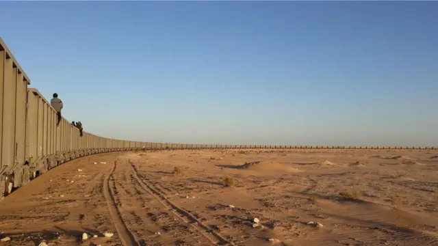يقطع قطار الصحراء في موريتانيا 704 كيلومترات من مدينة نواذيبو إلى مدينة الزويرات