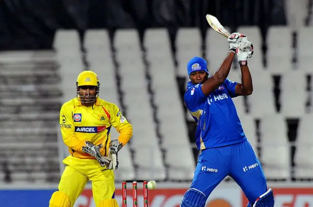 ધોની અને પોલાર્ડ