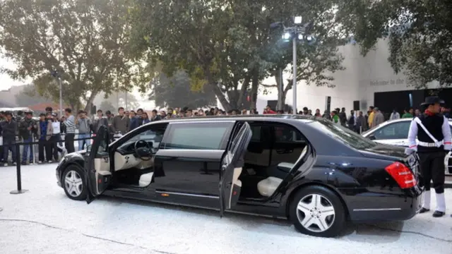 サウジ国王のアジア歴訪、荷物459トン 日本にも - BBCニュース