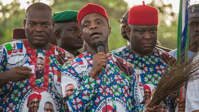 Mataimakin Shugaban Najeriya Yemi Osinbajo lokacin yakin neman zaben kujerar gwamnan jihar Anambra a garin Awka ranar Juma'a