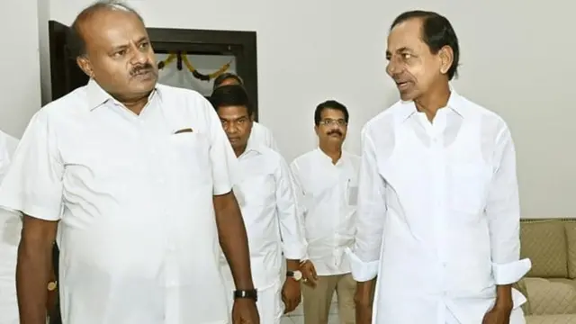 తెలంగాణ ముఖ్యమంత్రి కేసీఆర్‌తో జేడీఎస్ నేత కుమార స్వామి