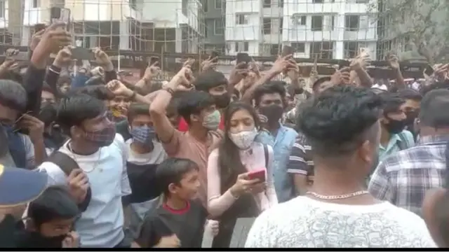 आंदोलक विद्यार्थी