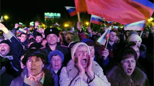 Після "референдуму" про приєднання до Росії кримчани очікували московських доходів. Замість цього почули: "Денег нет, но вы держитесь"