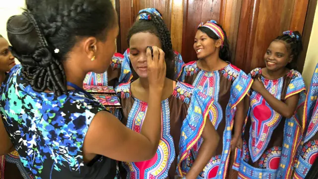 পুরো প্রক্রিয়াটি সম্পন্ন হয় সর্বশেষ ধাপে একটি বিদায়ী পার্টির মধ্য দিয়ে।