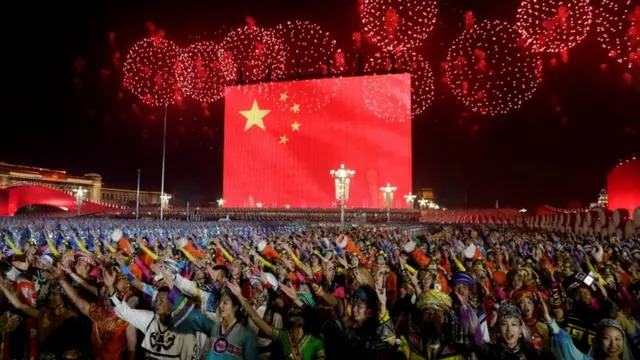 Chineses na Praça da Paz Celestial