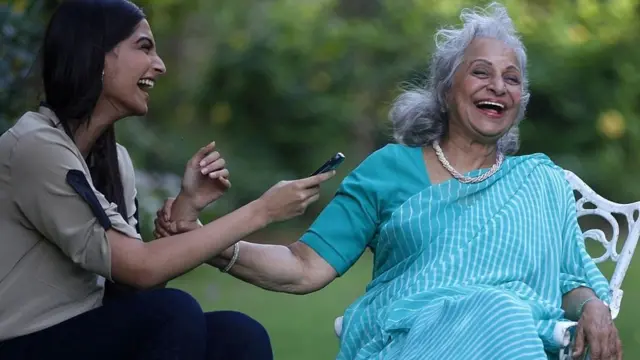 अभिनेत्री सोनम के साथ वहीदा रहमान