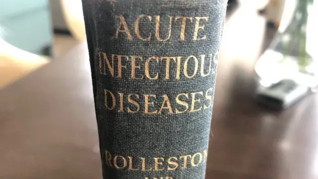 జాన్ డేవీ రోల్‌స్టన్ రాసిన ‘అక్యూట్ ఇన్ఫెక్షియస్ డిసీసెస్ - ఎ హ్యాండ్‌బుక్ ఫర్ ప్రాక్టిషనర్స్ అండ్ స్టూడెంట్స్’ పుస్తకం