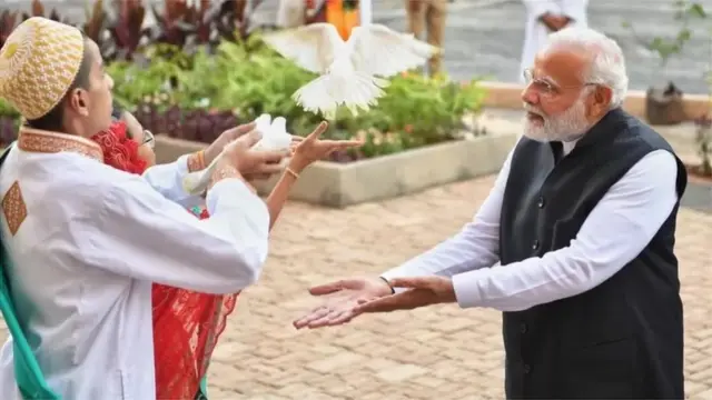 नरेंद्र मोदी