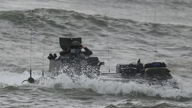 దక్షిణ చైనాలోని అమెరికా మెరైన్