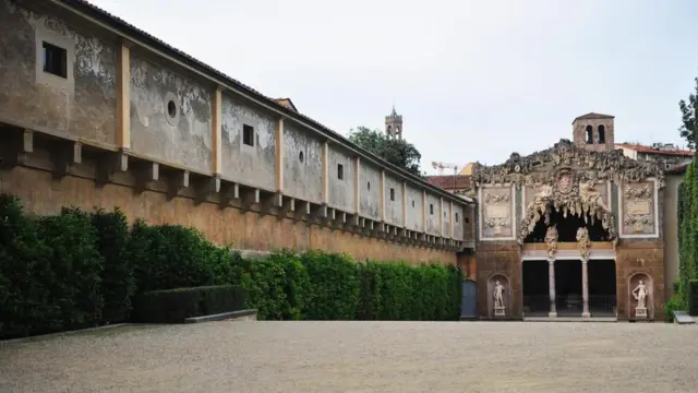 Коридор Вазарі