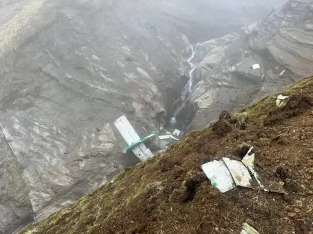 तारा एअरको दुर्घटनाग्रस्त विमानको भग्नावशेष