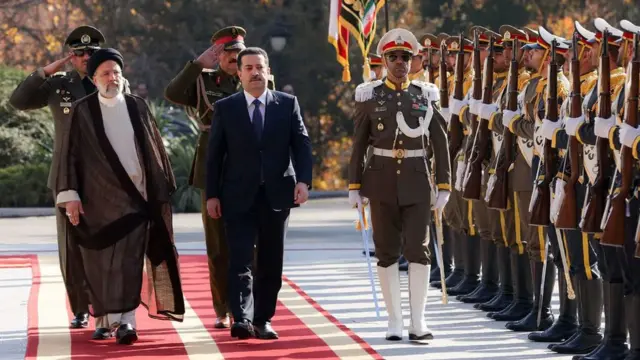 محمد شیاع سودانی، نخست وزیر عراق صبح سهشنبه همراه با هیاتی سیاسی وارد تهران شد و مورد استقبال ابراهیم رئیسی رئیس جمهوری ایران قرار گرفت
