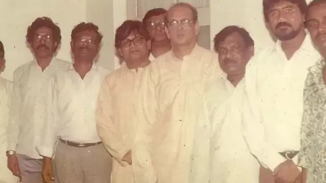 ભૂતપૂર્વ વડાપ્રધાન વી. પી. સિંહ સાથે રાજા ઢાલે