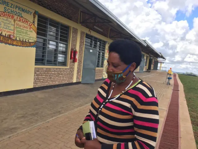 Kandatwa avuga ko abana bava muri iyo miryango babitaho by'umwihariko kuko baabayeho bitandukanye n'abandi