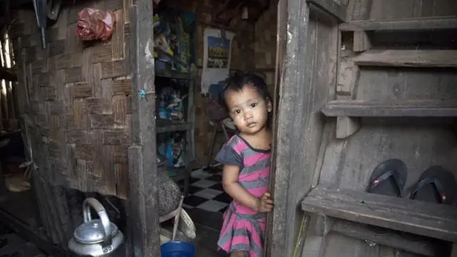 ဝင်ငွေ၊ လူနေထိုင်မှု အဆင့်အတန်း စတာတွေနဲ့ တိုင်းတာ