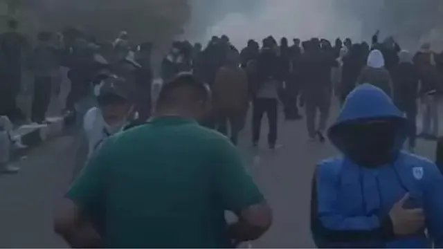 Хорогдогу митингди таркатуу үчүн бийликтер күч колдонгону айтылууда