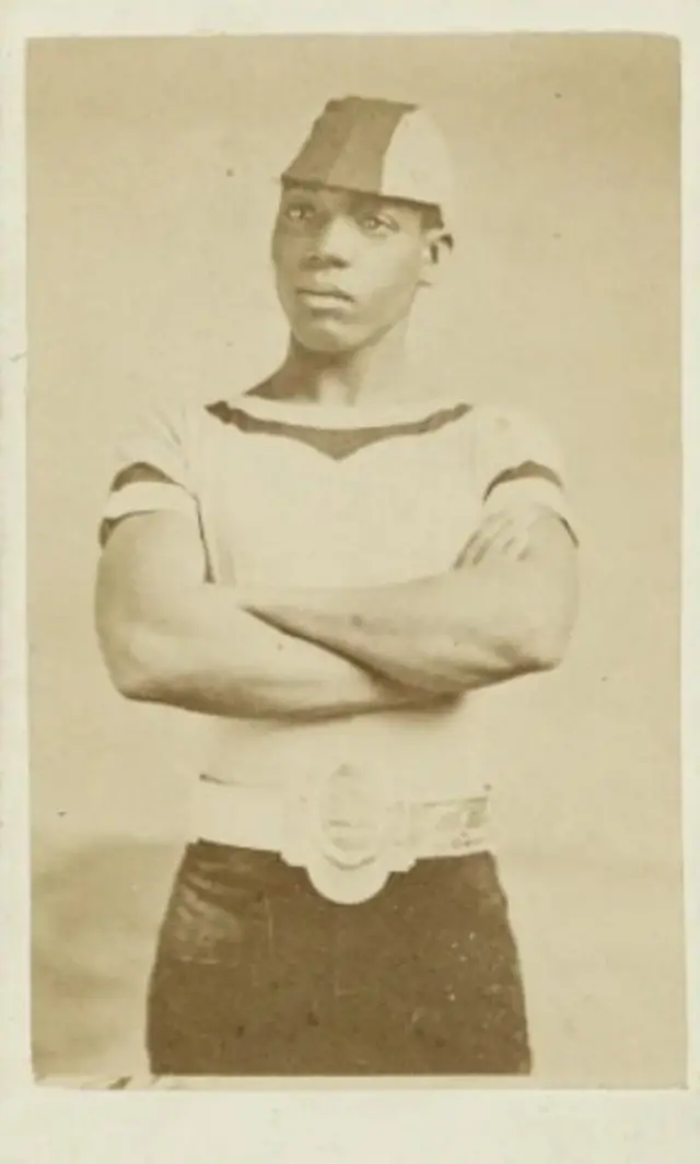 Pedestrijanac Frenk Hart važio je 1880. za najslavnijeg sportistu Amerike. Te godine je prepešačio rekordnih 909km na jednom šestodnevnom takmičenju.