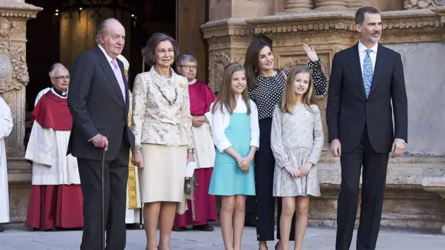 Eski kral Juan Carlos, eşi Kraliçe Sofia, ailenin çocukları, Kraliçe Letizia ve Kral Felipe