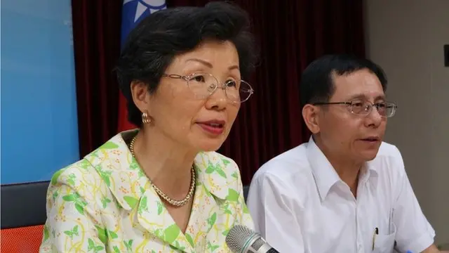 台湾陆委会主委张小月表示，一旦有高阶人员如首长等涉及参加此类活动，未来将会剥夺月退俸从10%，最严重至100％等连续5年。