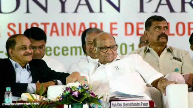 रयत शिक्षण संस्थेमार्फत आयोजित विज्ञान परिषदेदरम्यान संस्थेचे अध्यक्ष शरद पवार.