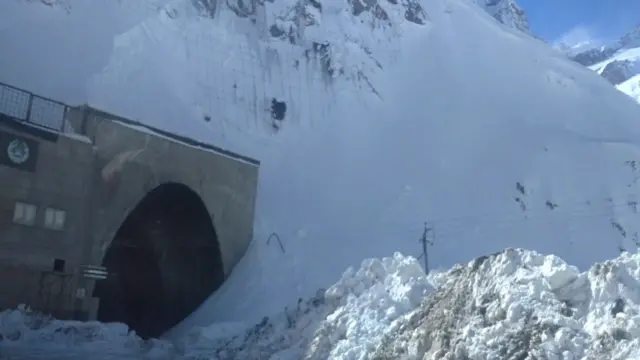Qor bosgan tunnel