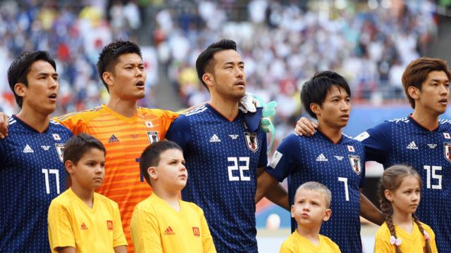 2018世界杯日本队迎战哥伦比亚赛前合影