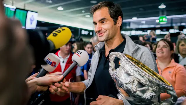 Federer accueilli par ses fans à Zurich, après son sacre à Melbourne.
