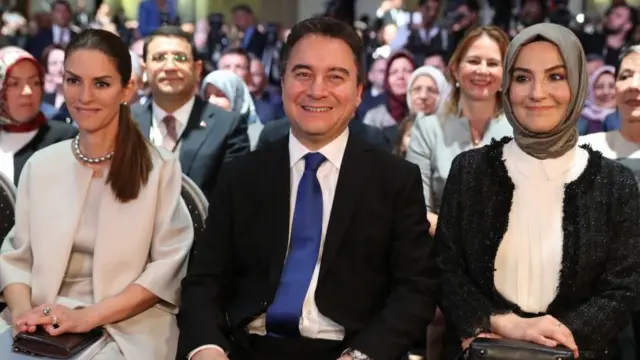Babacan'dan iktidara Ayasofya için tutarsızlık eleştirisi: Sorunlara çözüm üretemediği için hassasiyetleri öne çıkararak desteği korumaya çalışıyor