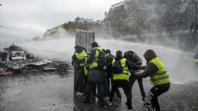 Fransa yakıt protestoları