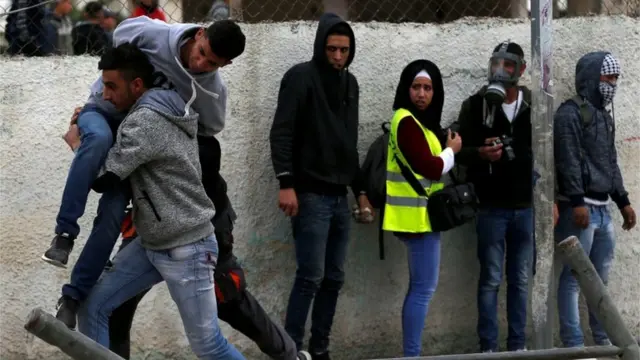 جريح فلسطيني