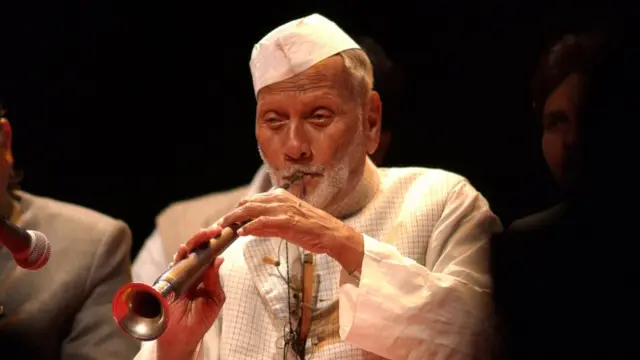 'কাশী কিন্তু উস্তাদ বিসমিল্লাহ খানেরও শহর'