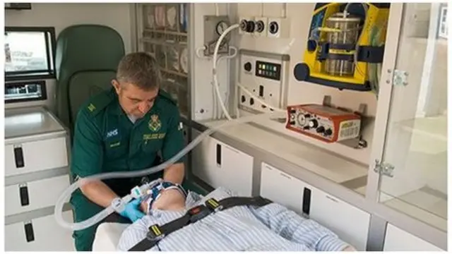 စမစ်စ်ကုမ္ပဏီက သယ်ဆောင်ရလွယ်ကူတဲ့ အောက်စီဂျင်ပေး အသက်ရှူစက်တွေ အဓိက ထုတ်လုပ်