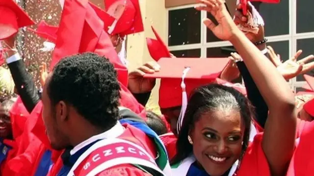 Ndị gụrụ mahadum