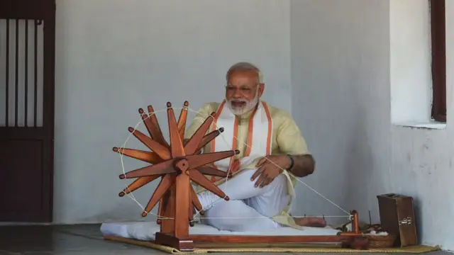 સાબરમતી આશ્રમમાં મોદી
