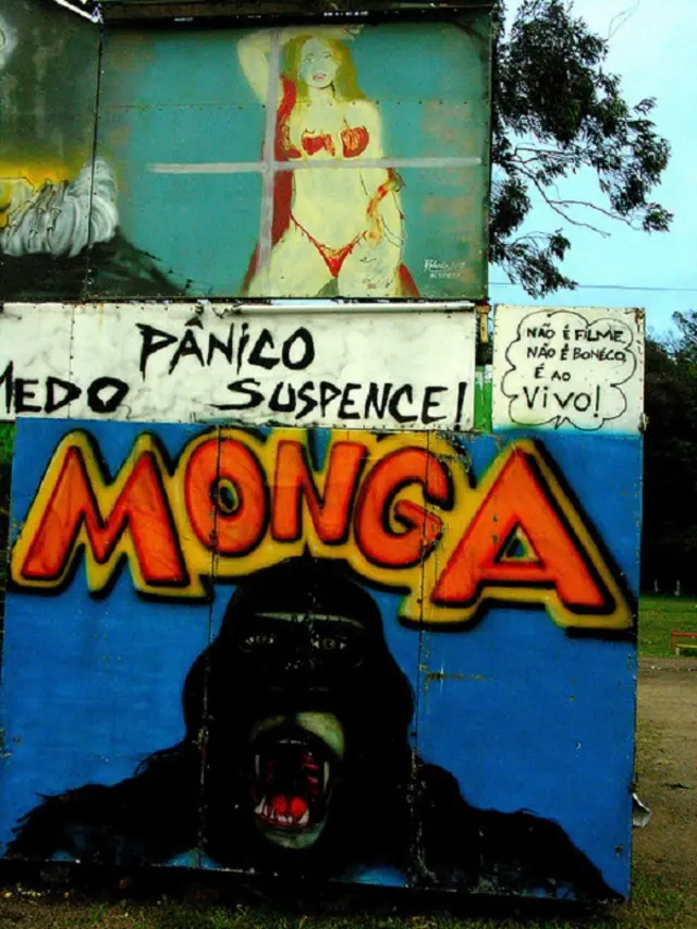 Cartaz da 'monga' em parque itinerante