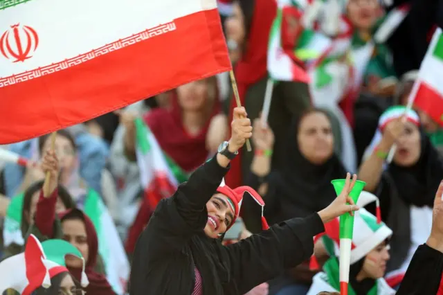 Mujeres iraníes en el partido.