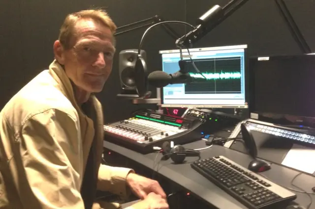 Li Čajld (u studiju Radija 4) kaže da je na osnovu Mekdonaldovog rada stekao utisak da „ako želim da napišem knjigu, to i mogu."