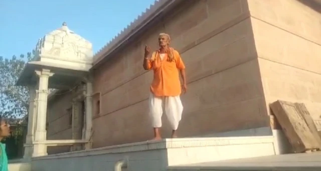 पुजारी वेला भारती