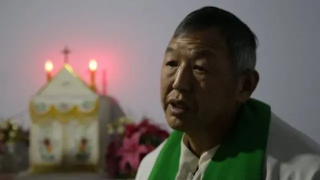 Cha Dong Guanhua là một trong nhiều lãnh đạo không được Tòa thánh hay nhà nước công nhận