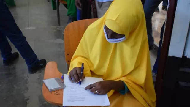 Tan iyo burburkii, manaahijta waxbarasho ee SOomaaliya ma aysan mideysneyn, waxaana laga soo kala qaaday dalal kala duwan