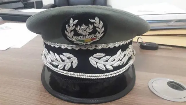 Un faux douanier arrêté à Dakar - BBC News Afrique