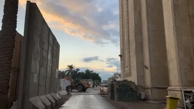 ইউনিয়ন থ্রি বিমানঘাটির ভেতরের দৃশ্য