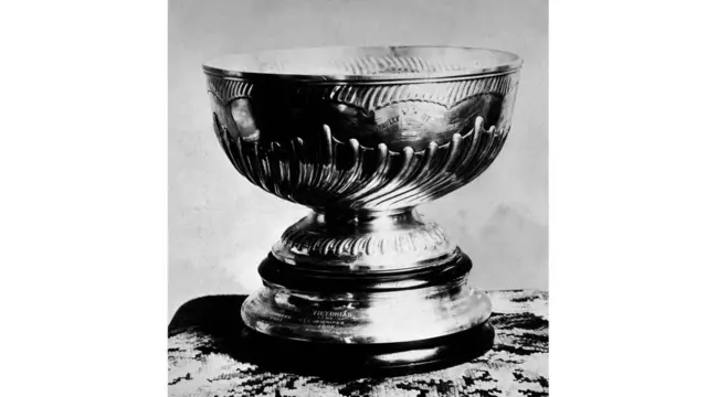 Кубок Стэнли, "кастрюля", как его любовно называют канадцы, был куплен лордом Стэнли в английском Шеффилде