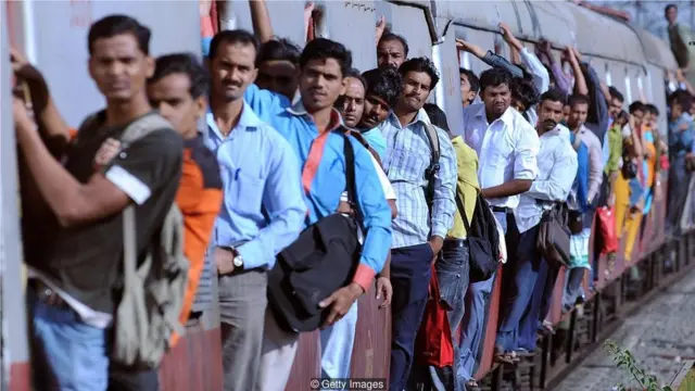 在孟買,平均每天有九到十人死於鐵路事故。